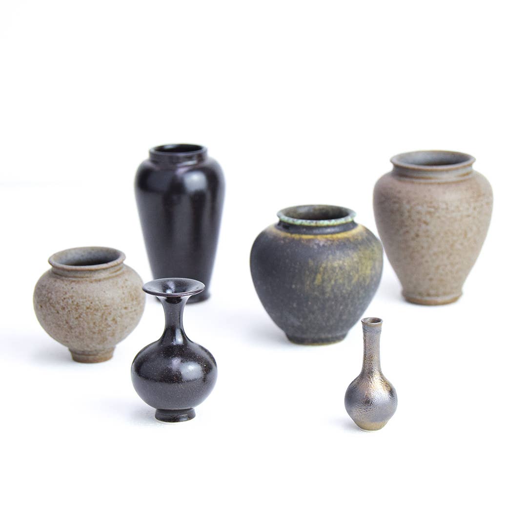 Miniature Pot Black: Small
