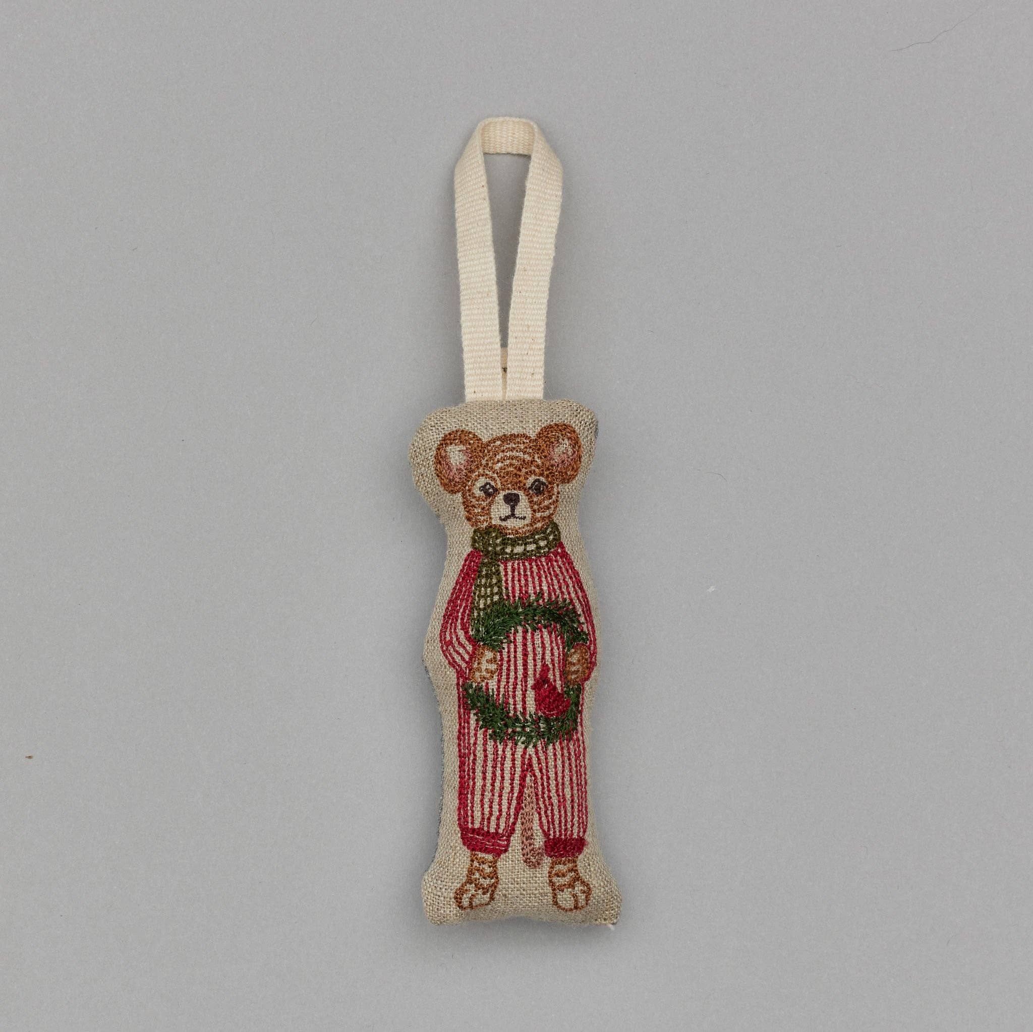 Mouse with Wreath Ornament