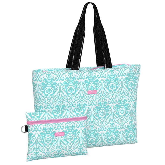 SCOUT Quilted Foldable Travel Bag in Take Me To Turq