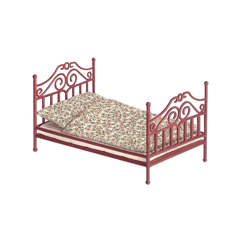Romantic Bed - Red 1:12 Scale