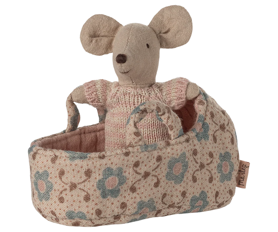 PREORDER Baby mouse in carry cot - Rose (10/15/25)