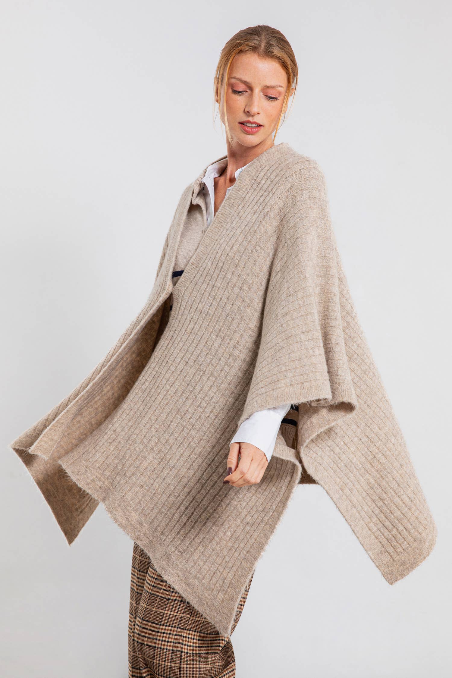 Ribbed knit cape