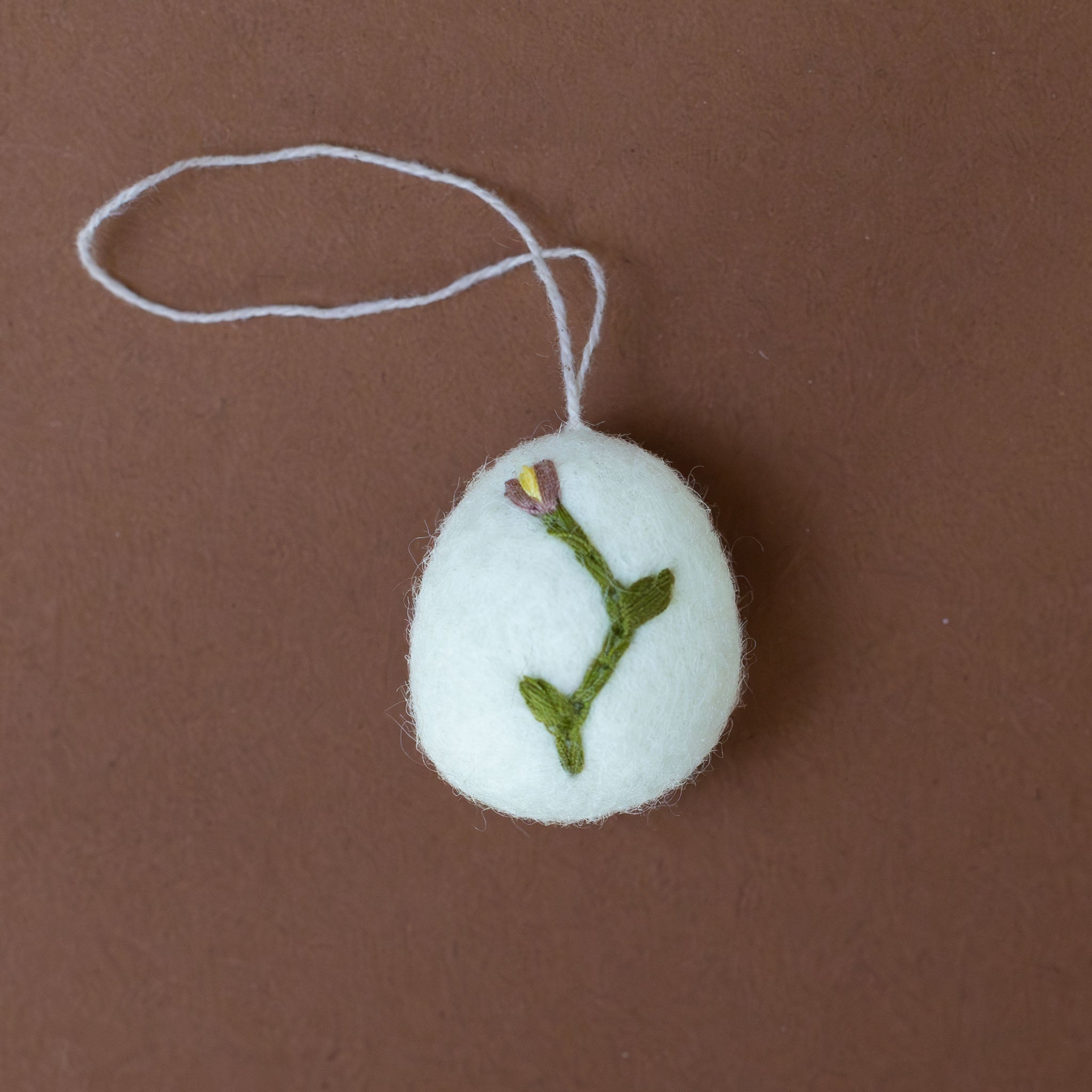 Felt Embroidered Egg Ornament | Tulip - White