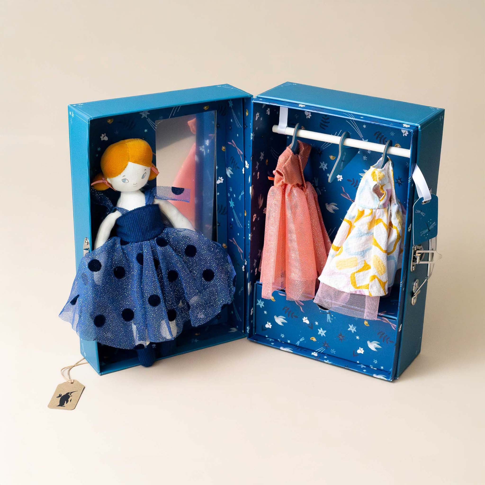 Les Parisiennes Fancy Little Wardrobe Play Set