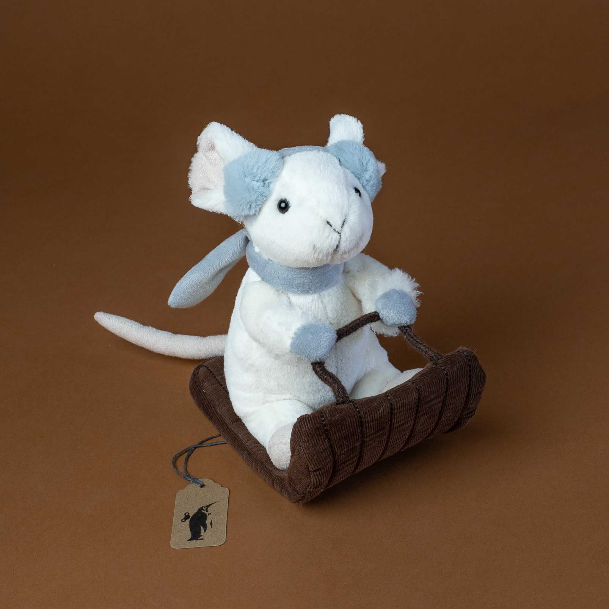 Merry Mouse | Sledding